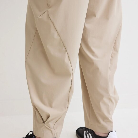 NEW Ruti Detail Oriented Tapered Pants, BLACK - Picture 5 of 15
